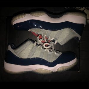 Air Jordan 11 Retro Low “Georgetown” sz 10
